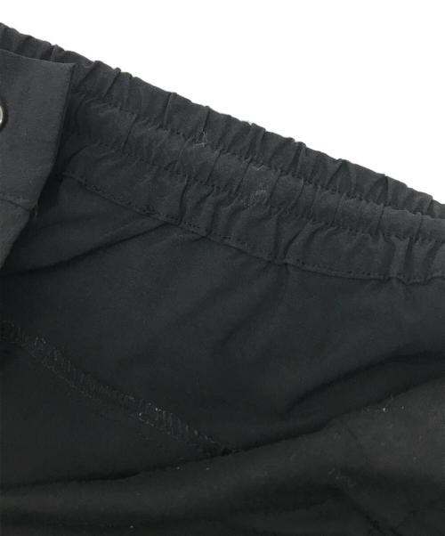 1PIU1UGUALE3 RELAX（ウノピゥウノウグァーレトレ リラックス）1PIU1UGUALE3 RELAX (ウノピゥウノウグァーレトレ リラックス) KAPPA (カッパ) ムービングストレッチパンツ ブラック サイズ:XLの古着・服飾アイテム