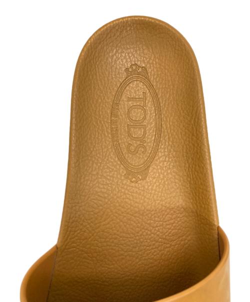 TOD'S（トッズ）TOD'S (トッズ) エンボス スライド サンダル ベージュ サイズ:8の古着・服飾アイテム