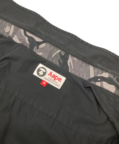 Aape BY A BATHING APE（エーエイプ バイ アベイシングエイプ）Aape BY A BATHING APE (エーエイプ バイ アベイシングエイプ) プリントシャツ ブラック サイズ:Mの古着・服飾アイテム