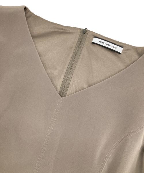 FOXEY NEWYORK（フォクシーニューヨーク）FOXEY NEWYORK (フォクシーニューヨーク) ノースリーブワンピース ブラウン サイズ:40の古着・服飾アイテム