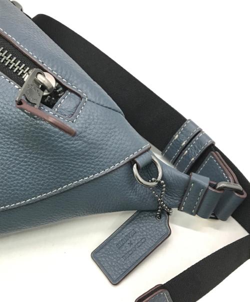 COACH（コーチ）COACH (コーチ) PEANUTS (ピーナッツ) スヌーピー ボディバッグ ネイビー サイズ:下記参照の古着・服飾アイテム