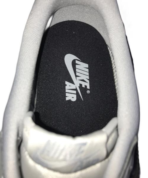 NIKE（ナイキ）NIKE (ナイキ) スニーカー グレー×ホワイト サイズ:27cmの古着・服飾アイテム