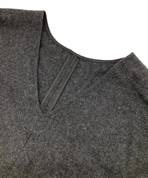 CLANE（クラネ）CLANE (クラネ) 2WAY WOOL SIDE RIBBON PONCHO グレー サイズ:Freeの古着・服飾アイテム