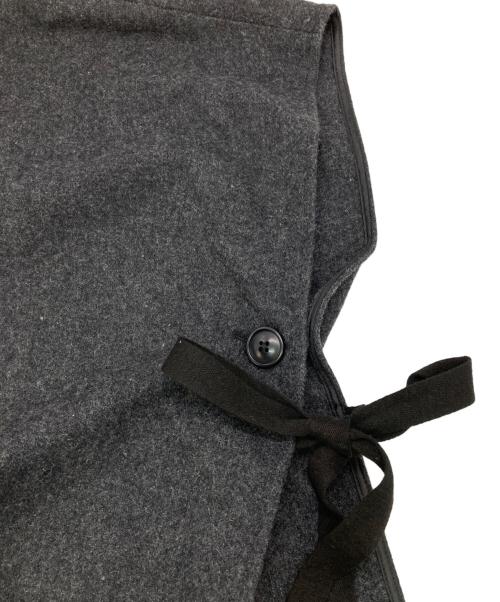 CLANE（クラネ）CLANE (クラネ) 2WAY WOOL SIDE RIBBON PONCHO グレー サイズ:Freeの古着・服飾アイテム