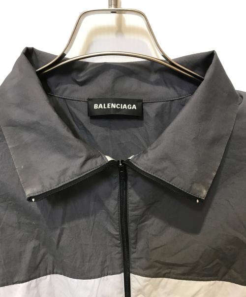 BALENCIAGA（バレンシアガ）BALENCIAGA (バレンシアガ) ロゴジップナイロンジャケット グレー×ネイビー サイズ:37の古着・服飾アイテム