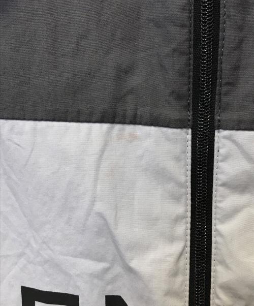 BALENCIAGA（バレンシアガ）BALENCIAGA (バレンシアガ) ロゴジップナイロンジャケット グレー×ネイビー サイズ:37の古着・服飾アイテム