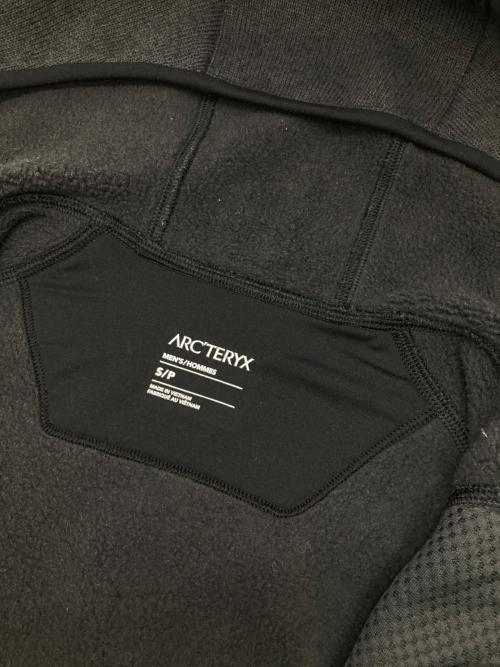 ARC'TERYX（アークテリクス）ARC'TERYX (アークテリクス) コバートフーディー グレー サイズ:Sの古着・服飾アイテム