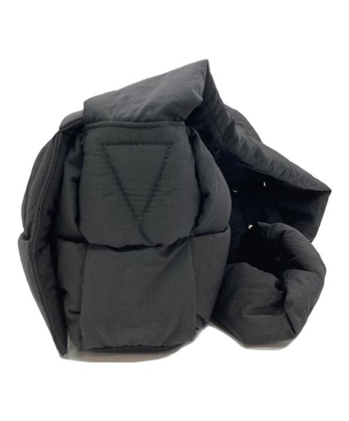 BOTTEGA VENETA（ボッテガベネタ）BOTTEGA VENETA (ボッテガベネタ) パデッドカセットショルダーバッグ ブラック サイズ:下記参照　の古着・服飾アイテム