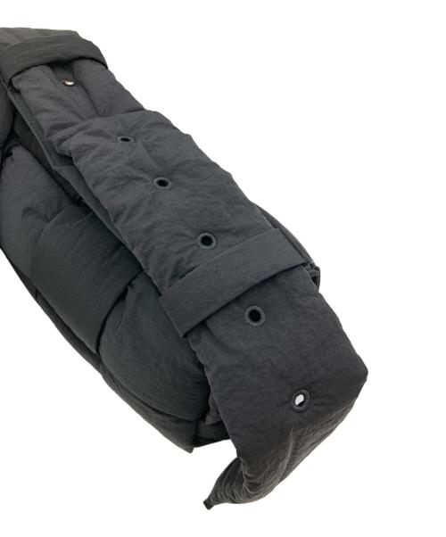 BOTTEGA VENETA（ボッテガベネタ）BOTTEGA VENETA (ボッテガベネタ) パデッドカセットショルダーバッグ ブラック サイズ:下記参照　の古着・服飾アイテム