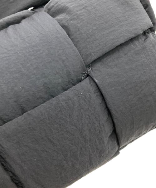 BOTTEGA VENETA（ボッテガベネタ）BOTTEGA VENETA (ボッテガベネタ) パデッドカセットショルダーバッグ ブラック サイズ:下記参照　の古着・服飾アイテム