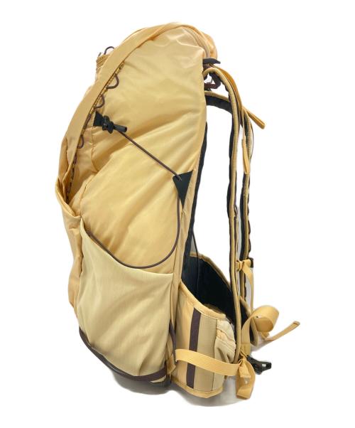 KLATTERMUSEN（クレッタルムーセン）KLATTERMUSEN (クレッタルムーセン) ギリング26L バックパック ベージュ サイズ:下記参照の古着・服飾アイテム