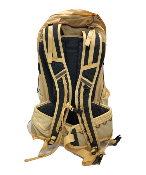 KLATTERMUSEN（クレッタルムーセン）KLATTERMUSEN (クレッタルムーセン) ギリング26L バックパック ベージュ サイズ:下記参照の古着・服飾アイテム