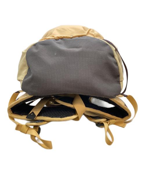 KLATTERMUSEN（クレッタルムーセン）KLATTERMUSEN (クレッタルムーセン) ギリング26L バックパック ベージュ サイズ:下記参照の古着・服飾アイテム