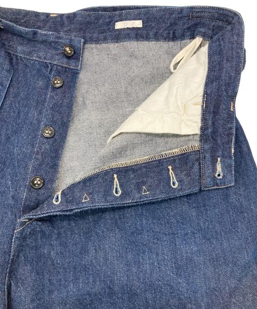 COMOLI（コモリ）COMOLI (コモリ) デニム ベルテッドパンツ インディゴ サイズ:3の古着・服飾アイテム