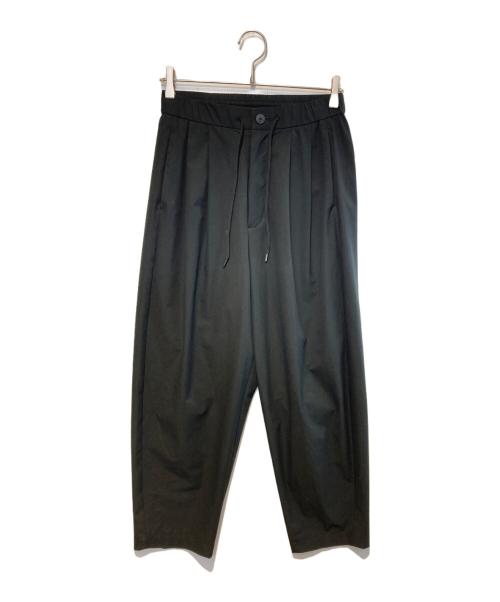ATTACHMENT（アタッチメント）ATTACHMENT (アタッチメント) ノイズコーティング4WAYストレッチタフタ2タックワイドテーパードパンツ ブラック サイズ:1の古着・服飾アイテム
