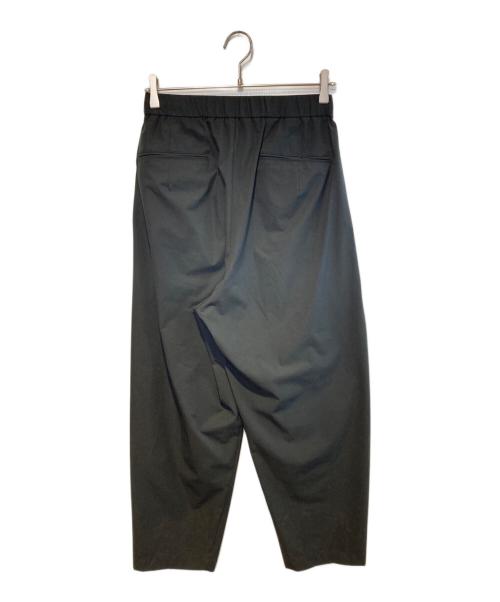 ATTACHMENT（アタッチメント）ATTACHMENT (アタッチメント) ノイズコーティング4WAYストレッチタフタ2タックワイドテーパードパンツ ブラック サイズ:1の古着・服飾アイテム