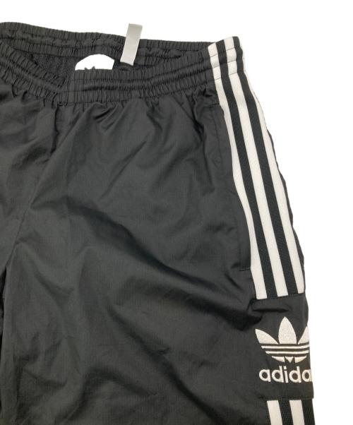 adidas（アディダス）adidas (アディダス) ナイロントラックパンツ ブラック サイズ:Ｌの古着・服飾アイテム
