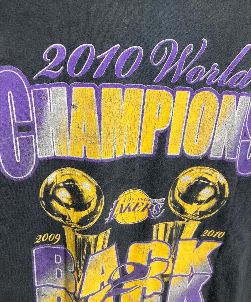 Los Angeles Lakers（ロサンゼルス・エンゼルス レイカーズ）Los Angeles Lakers (ロサンゼルス・エンゼルス レイカーズ) 【古着】ワールドチャンピオンズ スイート16 Tシャツ　半袖カットソー　Tシャツ　Tee　Los Angeles Lakers グレー サイズ:実寸参照の古着・服飾アイテム