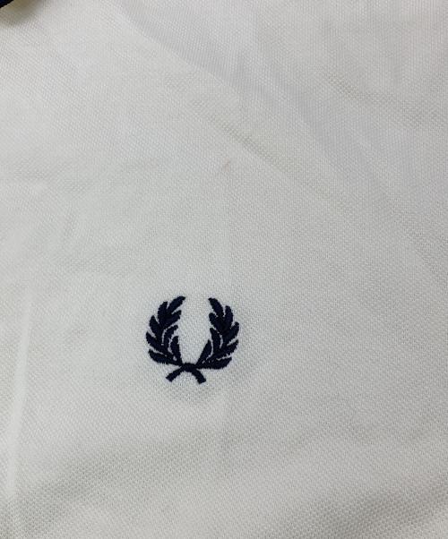 FRED PERRY（フレッドペリー）FRED PERRY (フレッドペリー) ポロシャツ ホワイト サイズ:XLの古着・服飾アイテム