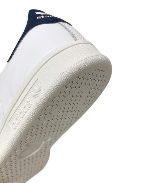 adidas（アディダス）adidas (アディダス) ローカットスニーカー ホワイト サイズ:22ｃｍ 未使用品の古着・服飾アイテム