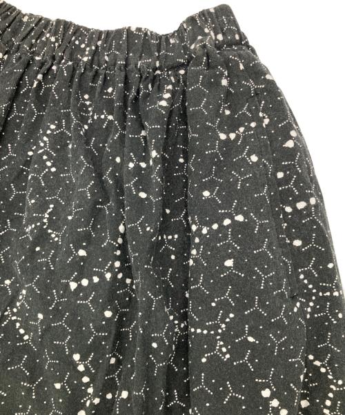 COMME des GARCONS COMME des GARCONS（コムデギャルソン コムデギャルソン）COMME des GARCONS COMME des GARCONS (コムデギャルソン コムデギャルソン) 総柄スカート ブラック サイズ:Ｓの古着・服飾アイテム