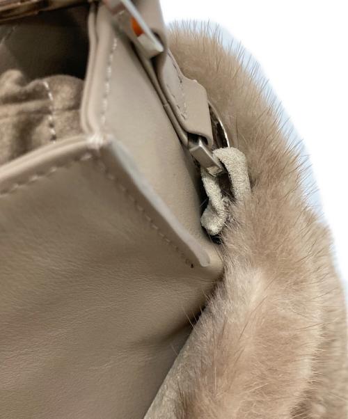 FOXEY（フォクシー）FOXEY (フォクシー) FUR PETIT BAG ベージュの古着・服飾アイテム