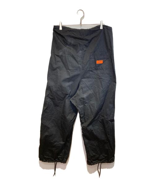 UNIVERSAL OVERALL（ユニバーサルオーバーオール）UNIVERSAL OVERALL (ユニバーサルオーバーオール) サスペンダー付きパラシュートパンツ ブラック サイズ:Freeの古着・服飾アイテム