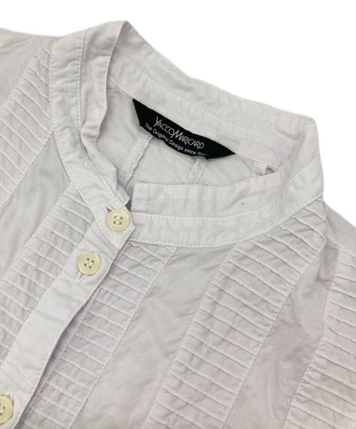 YACCO MARICARD（ヤッコマリカルド）YACCO MARICARD (ヤッコマリカルド) スタンドカラーピンタックフレアシャツブラウス ホワイト サイズ:1の古着・服飾アイテム