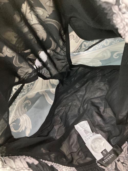 VERSACE（ヴェルサーチェ）VERSACE (ヴェルサーチェ) Silver Baroque Swim Shorts ブラック×シルバー サイズ:50の古着・服飾アイテム