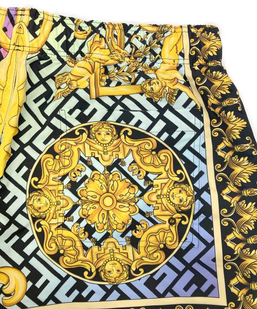 FENDI（フェンディ）FENDI (フェンディ) VERSACE (ヴェルサーチェ) バロッコ柄スイムショーツ マルチカラー サイズ:48（L相当）の古着・服飾アイテム