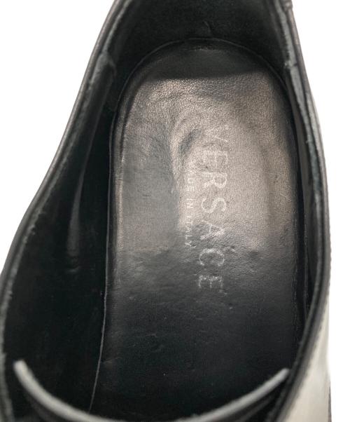 VERSACE（ヴェルサーチェ）VERSACE (ヴェルサーチェ) プレーントゥシューズ ブラック サイズ:42の古着・服飾アイテム