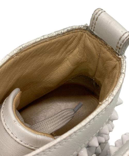 Christian Louboutin（クリスチャン・ルブタン）Christian Louboutin (クリスチャン・ルブタン) スタッズハイカットスニーカー ホワイト サイズ:39（24cm相当）の古着・服飾アイテム