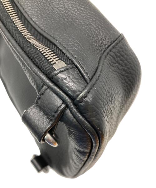 GIORGIO ARMANI（ジョルジョアルマーニ）GIORGIO ARMANI (ジョルジョアルマーニ) ボディバッグ ブラックの古着・服飾アイテム