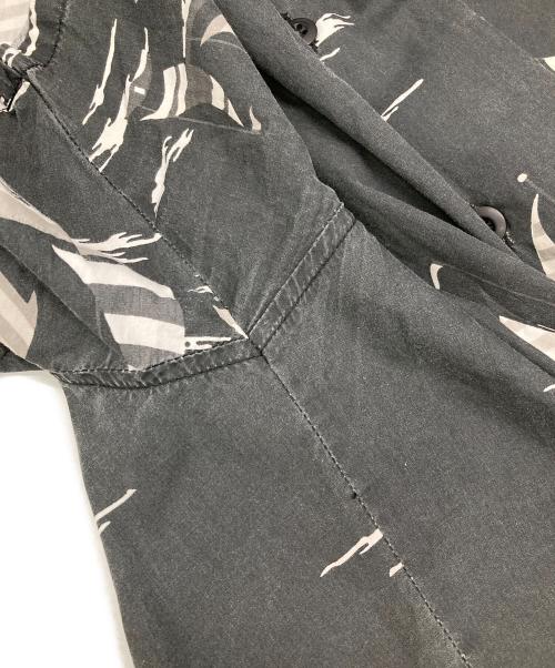 stussy（ステューシー）stussy (ステューシー) 総柄シャツ ブラック サイズ:Lの古着・服飾アイテム