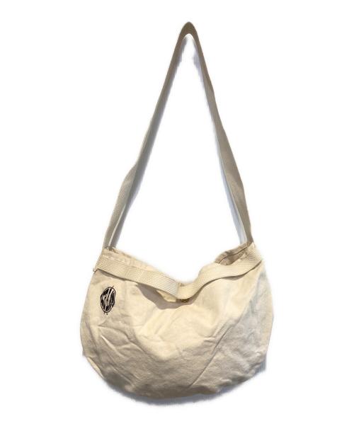 stussy（ステューシー）stussy (ステューシー) CRANK (クランク) ショルダーバッグ アイボリーの古着・服飾アイテム