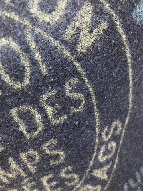 LOUIS VUITTON（ルイ ヴィトン）LOUIS VUITTON (ルイ ヴィトン) エシャルプ・トランク スタンプス ネイビーの古着・服飾アイテム