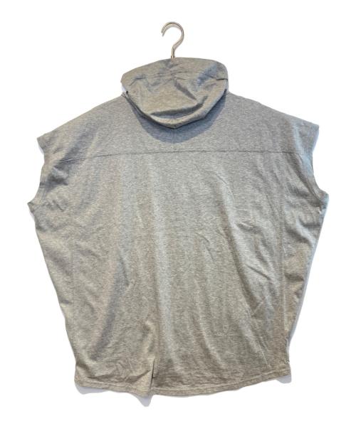 β（ベータ）β (ベータ) ロゴサガラ刺繍フーディープルオーバー グレー サイズ:9の古着・服飾アイテム