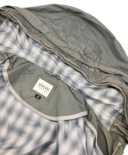 ARMANI COLLEZIONI（アルマーニ コレツィオーニ）ARMANI COLLEZIONI (アルマーニ コレツィオーニ) ナイロンフーデッドジャケット グレー サイズ:48の古着・服飾アイテム