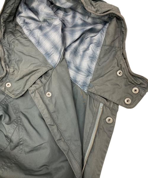 ARMANI COLLEZIONI（アルマーニ コレツィオーニ）ARMANI COLLEZIONI (アルマーニ コレツィオーニ) ナイロンフーデッドジャケット グレー サイズ:48の古着・服飾アイテム