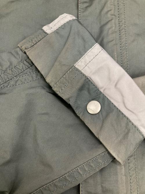 ARMANI COLLEZIONI（アルマーニ コレツィオーニ）ARMANI COLLEZIONI (アルマーニ コレツィオーニ) ナイロンフーデッドジャケット グレー サイズ:48の古着・服飾アイテム