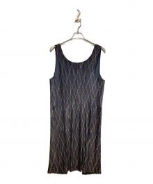 im product（アイムプロダクト）の古着「プリーツエプロンワンピース」｜ブラック