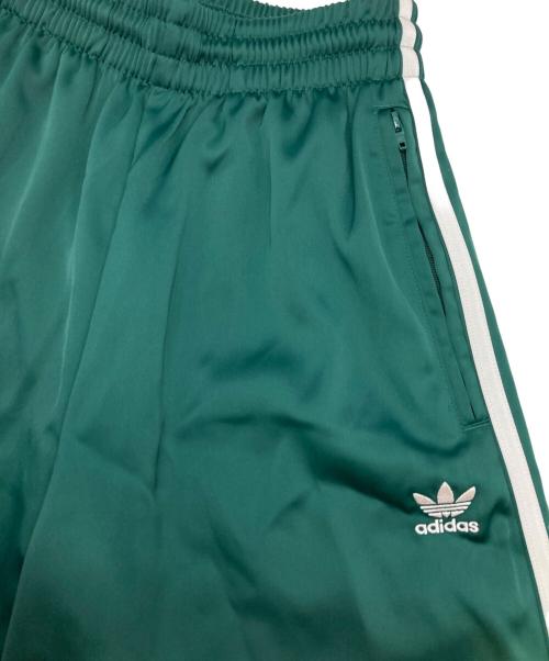 adidas（アディダス）adidas (アディダス) サテン ワイドレッグ トラックパンツ グリーン サイズ:Lの古着・服飾アイテム