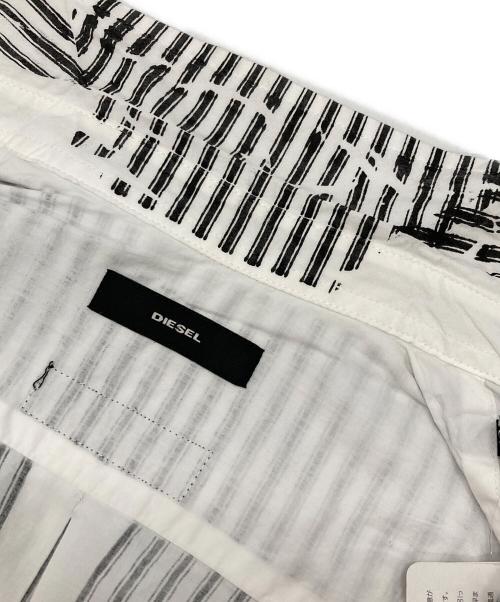 DIESEL（ディーゼル）DIESEL (ディーゼル) ストライププリントシャツ ホワイト×ブラック サイズ:XXS 未使用品の古着・服飾アイテム