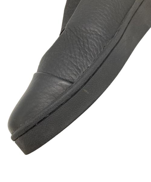 U.No.5 takumi inomata（ユーエヌファイブ）U.No.5 takumi inomata (ユーエヌファイブ) レザースリッポン ブラック サイズ:下記参照　の古着・服飾アイテム