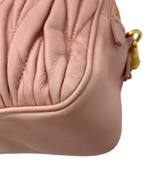 MIU MIU（ミュウミュウ）MIU MIU (ミュウミュウ) マテラッセ レザー ショルダーバッグ ピンクの古着・服飾アイテム