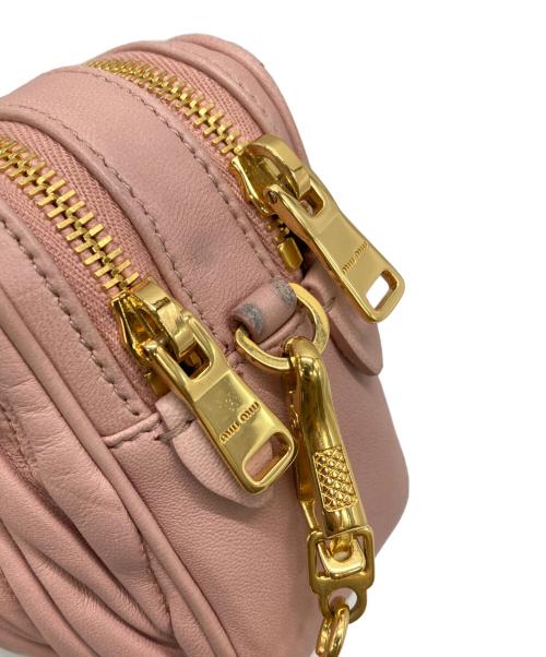 MIU MIU（ミュウミュウ）MIU MIU (ミュウミュウ) マテラッセ レザー ショルダーバッグ ピンクの古着・服飾アイテム