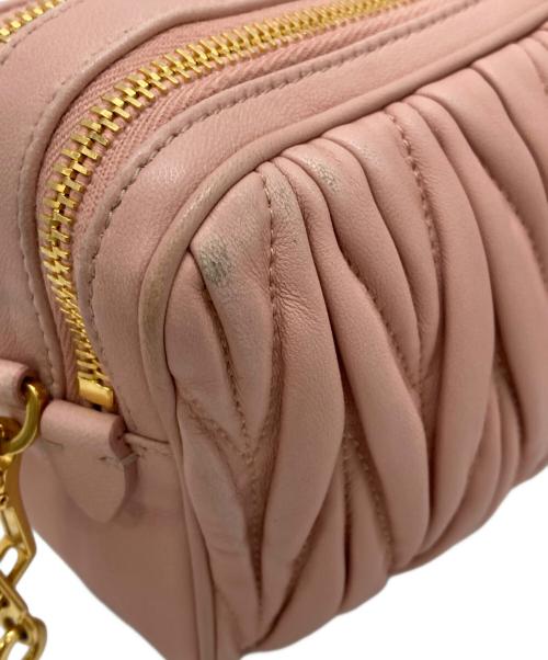 MIU MIU（ミュウミュウ）MIU MIU (ミュウミュウ) マテラッセ レザー ショルダーバッグ ピンクの古着・服飾アイテム