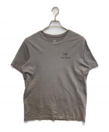 ARC'TERYX（アークテリクス）の古着「EMBLEM SS T-SHIRT」｜グレー