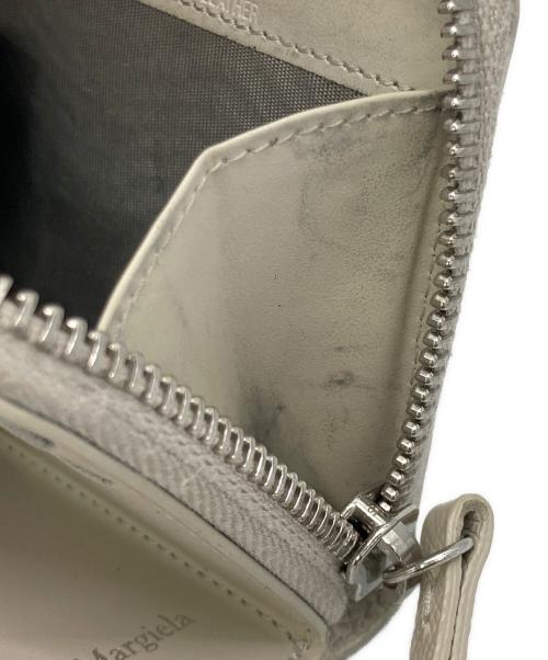 Maison Margiela（メゾンマルジェラ）Maison Margiela (メゾンマルジェラ) 4ステッチジップアラウンドコンパクトウォレット ホワイトの古着・服飾アイテム