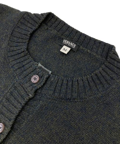 VERSACE JEANS COUTURE（ヴェルサーチ ジーンズクチュール）VERSACE JEANS COUTURE (ヴェルサーチ ジーンズクチュール) フリルドッキングクルーネックカーディガン グレー サイズ:Mの古着・服飾アイテム